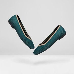 Vivaia Square-Toe V-Cut Flats Size 38.5